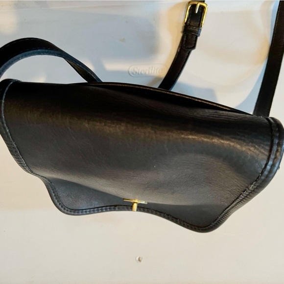 Vintage Coach Black Leather Crossbody Bag - Picture 8 of 10